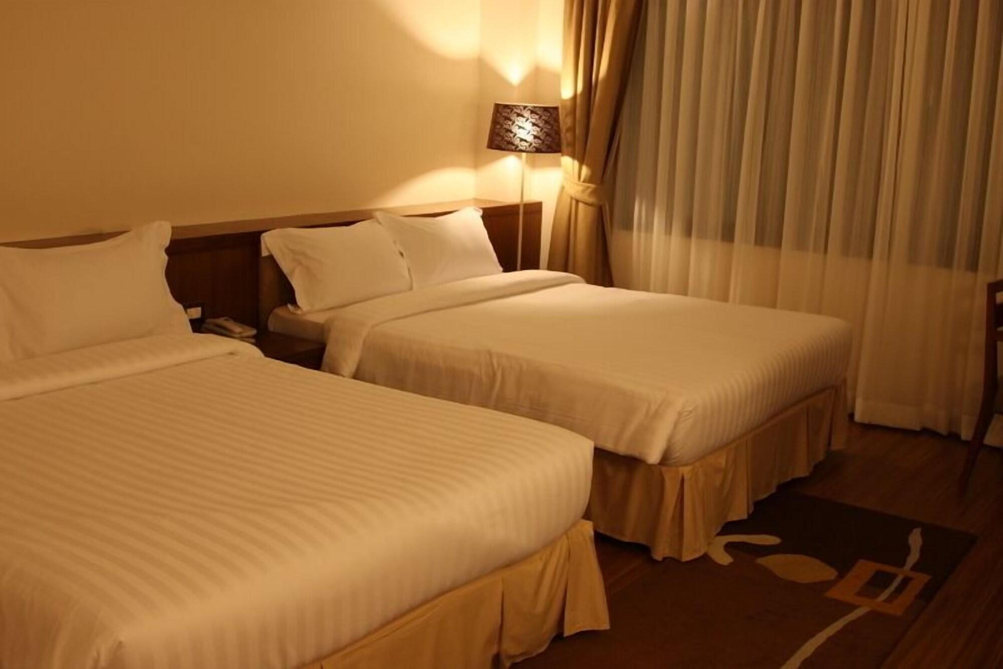 Patong Hiran Residence מראה חיצוני תמונה