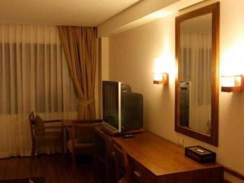 Patong Hiran Residence מראה חיצוני תמונה