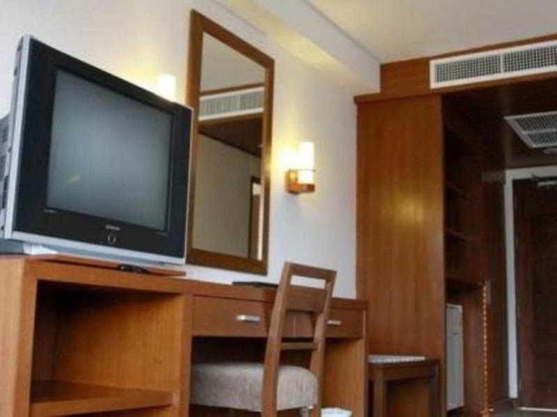 Patong Hiran Residence מראה חיצוני תמונה